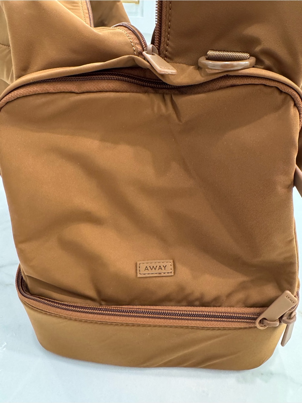 *NWOT* AWAY Travel Tote Bag in Amaro Brown - Picture 8 of 9